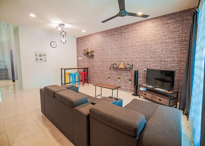 Serenity Family Stay Ipoh 8 Pax