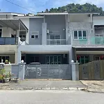 Serenity Family Stay Ipoh 8 Pax